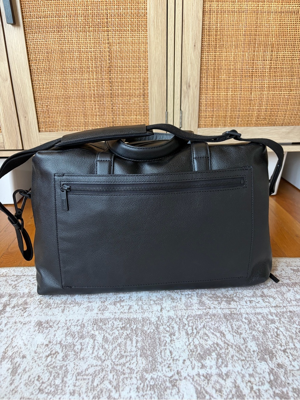 Away “the everywhere” Black Pebbled Leather Weekender Duffel Bag - Picture 2 of 11